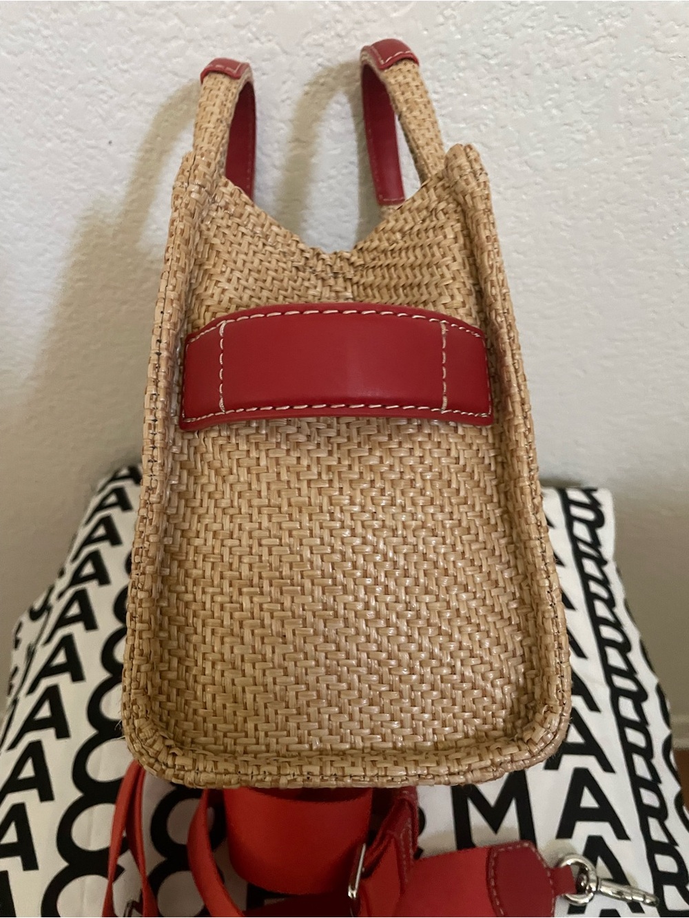 Marc Jacobs Straw Tote with Red Handles and Floral Embroidery - Picture 4 of 9